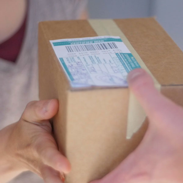 The Growing Impact of CX on Supply Chain Innovation 1 package being delivered